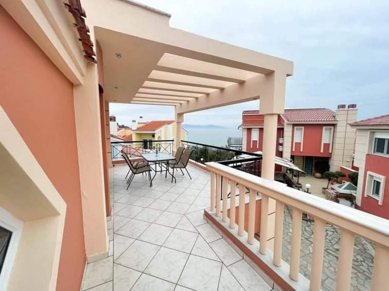 Endless Blue Seaside Villa PalaiónTsiflíkion Екстериор снимка