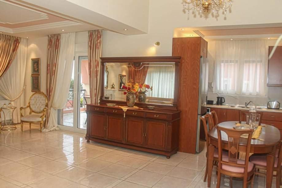 Endless Blue Seaside Villa PalaiónTsiflíkion Екстериор снимка