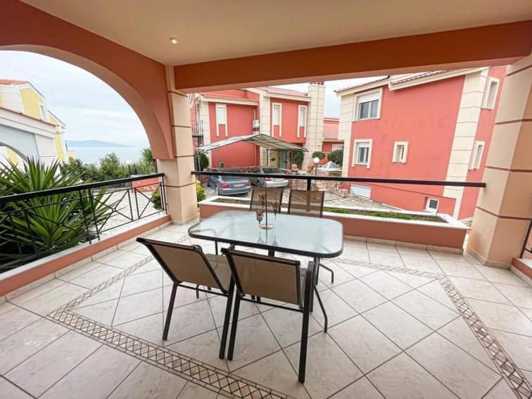 Endless Blue Seaside Villa PalaiónTsiflíkion Екстериор снимка