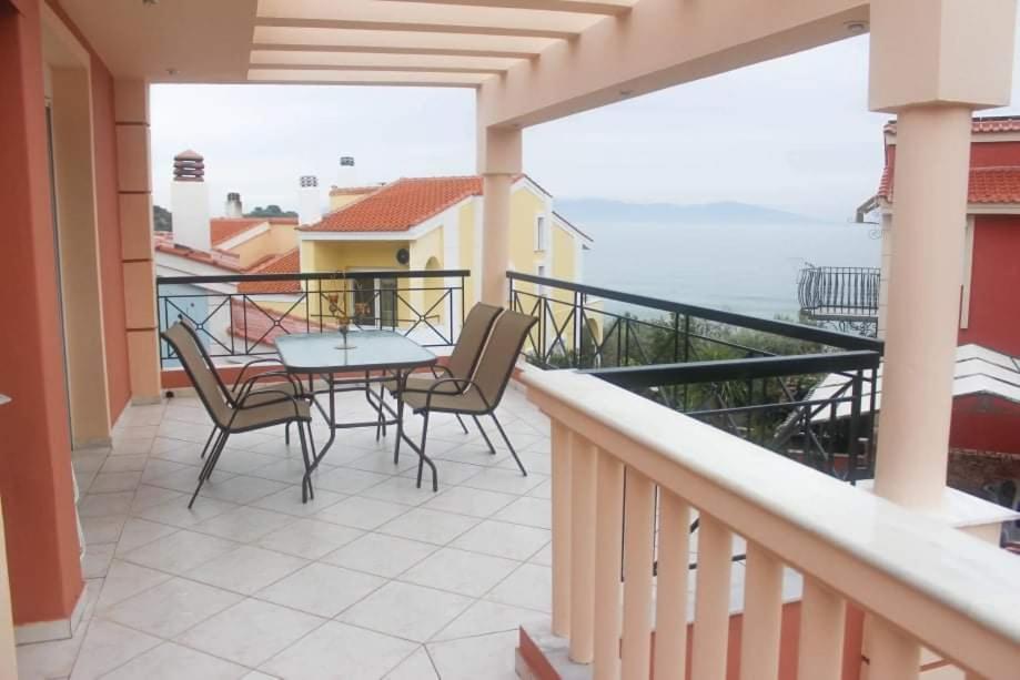 Endless Blue Seaside Villa PalaiónTsiflíkion Екстериор снимка