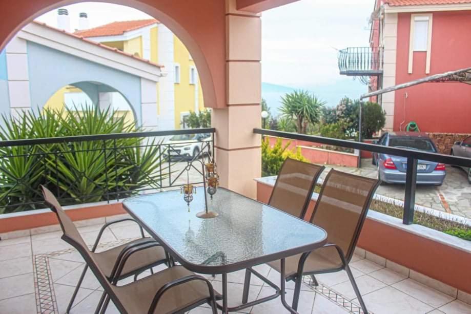 Endless Blue Seaside Villa PalaiónTsiflíkion Екстериор снимка